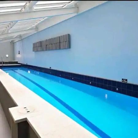 Lovely Bright Apartment With Balcony Pool And Gym Auckland Exterior photo